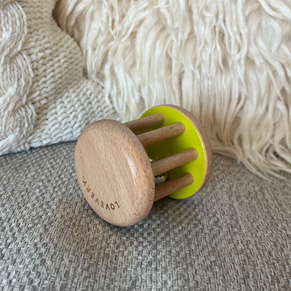 Lovevery Wooden Rattle Toy - Natural and Yellow